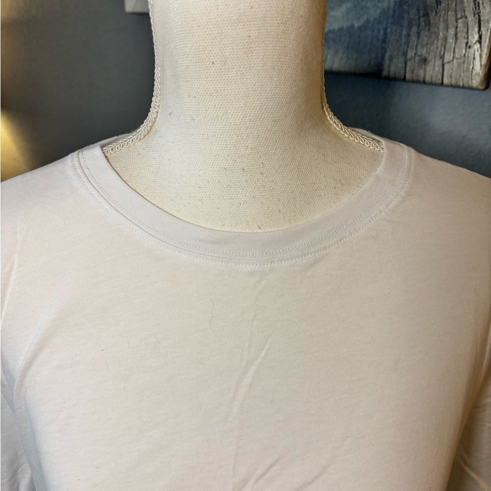 🎄Fabletics Short Sleeve Crop Tee - Picture 3 of 7